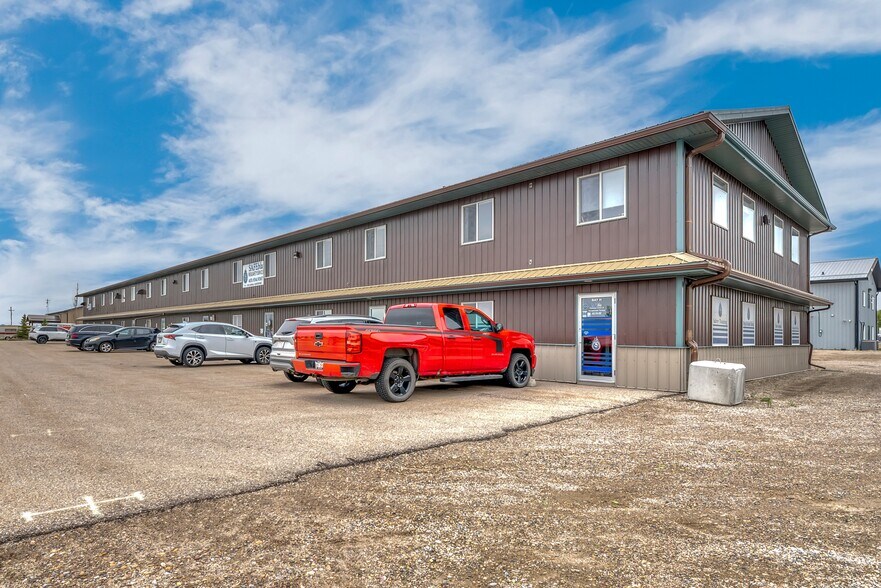 More Photos Of 130 Canal Gdns, Strathmore Warehouse For Sale