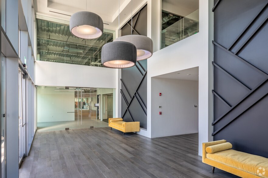 More Photos Of 10945 Vista Sorrento Pky, San Diego Unknown For Lease