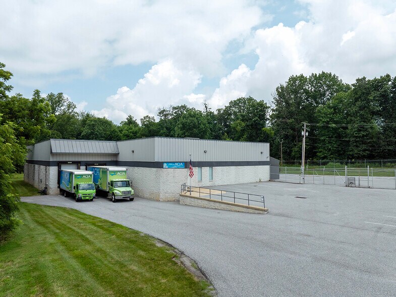 More Photos Of 3430 Woodbridge Ct, York Warehouse For Lease