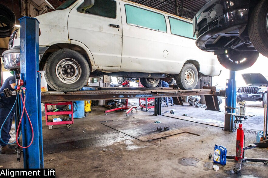 More Photos Of 325 1st St, Toledo Office For Sale