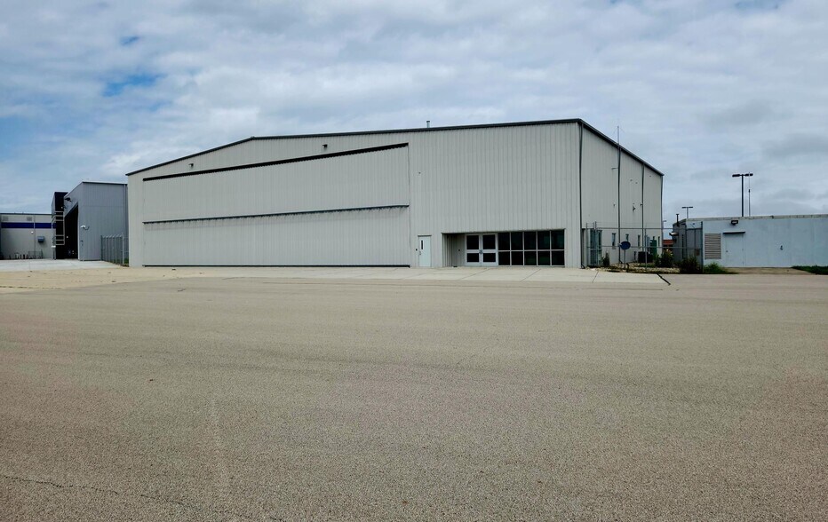 Primary Photo Of 2907 E Empire St, Bloomington Airplane Hangar For Sale