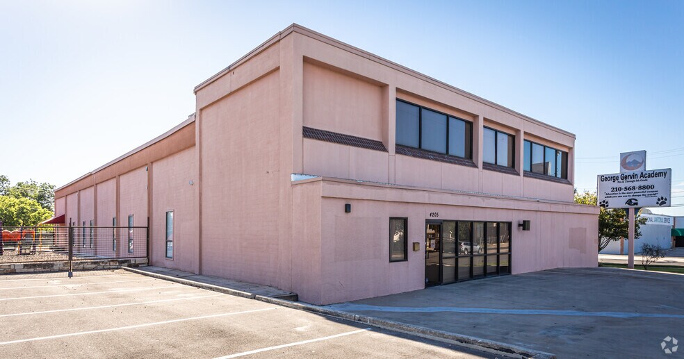 More Photos Of 4205 San Pedro Ave, San Antonio Schools For Lease