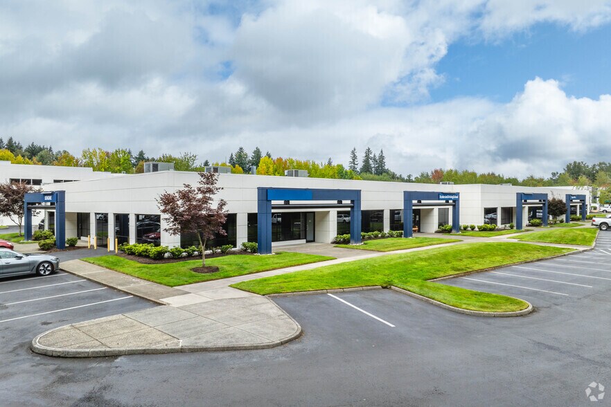 More Photos Of 22125 17th Ave SE, Bothell Showroom For Lease
