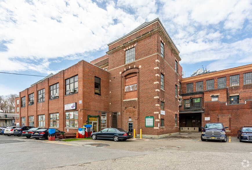 More Photos Of 101 E Main St, Little Falls Warehouse For Lease
