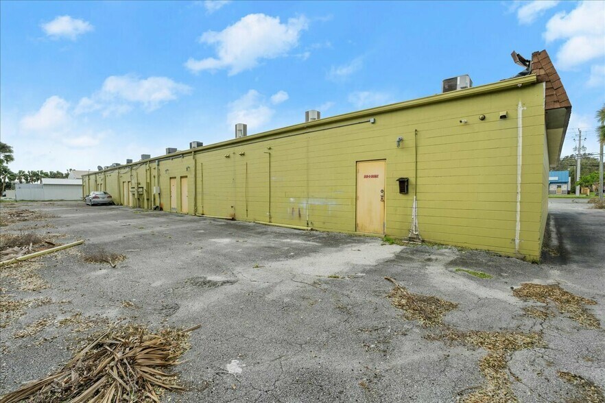 More Photos Of 2127-2141 S Ridgewood Ave, Daytona Beach Unknown For Lease