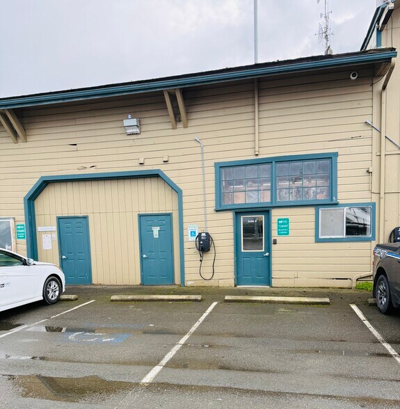 More Photos Of 202 N Cedar St, Port Angeles Flex For Lease