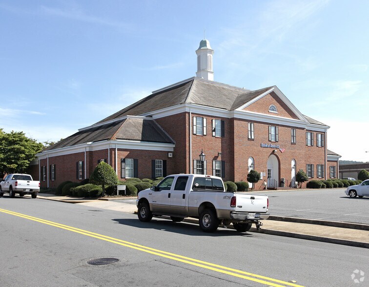 Primary Photo Of 102 E Main St, Cartersville Bank For Lease