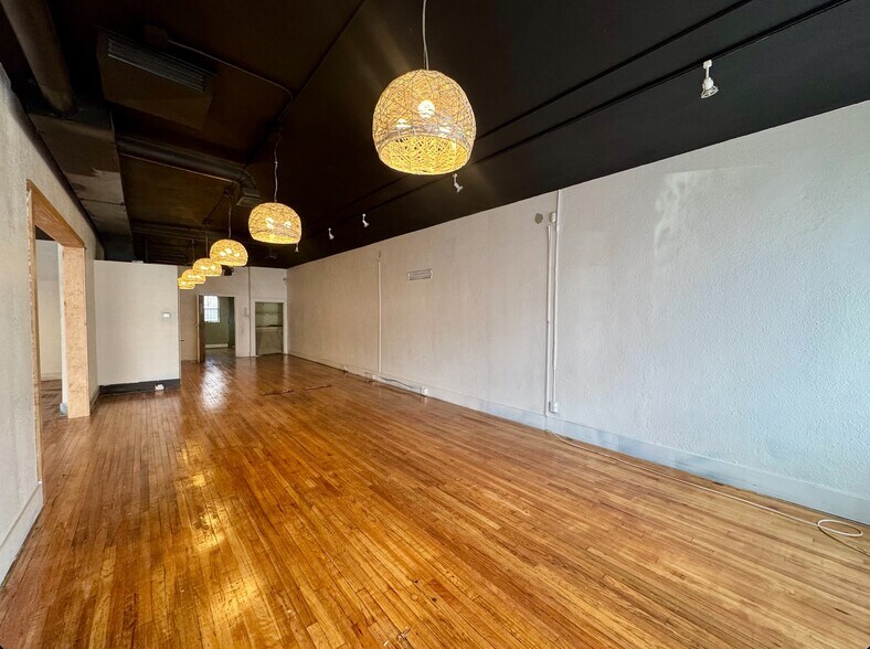 More Photos Of 2375-2395 S Downing St, Denver Freestanding For Lease