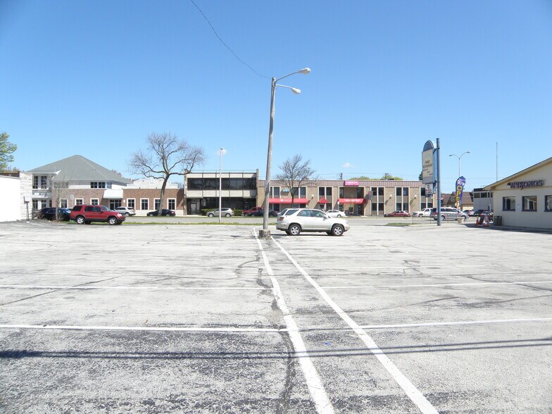 More Photos Of 8501 W Capitol Dr, Milwaukee Restaurant For Sale