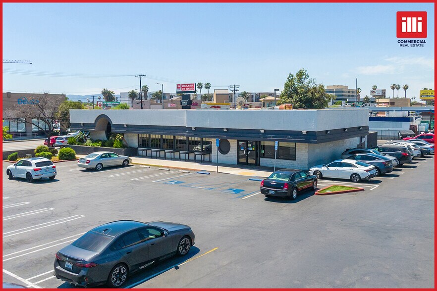 More Photos Of 14445 Sherman Way, Van Nuys Restaurant For Lease