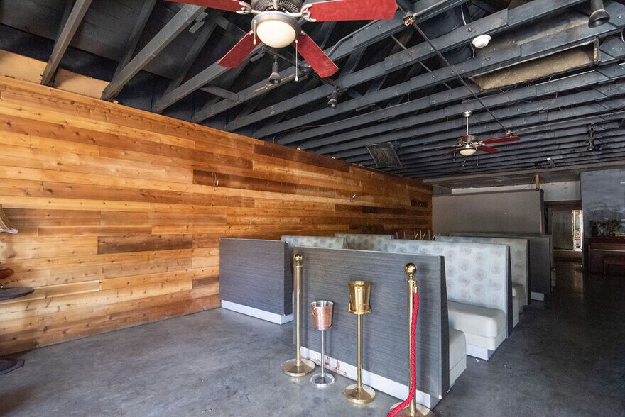 More Photos Of 132 S 1st St, Turlock Storefront For Sale