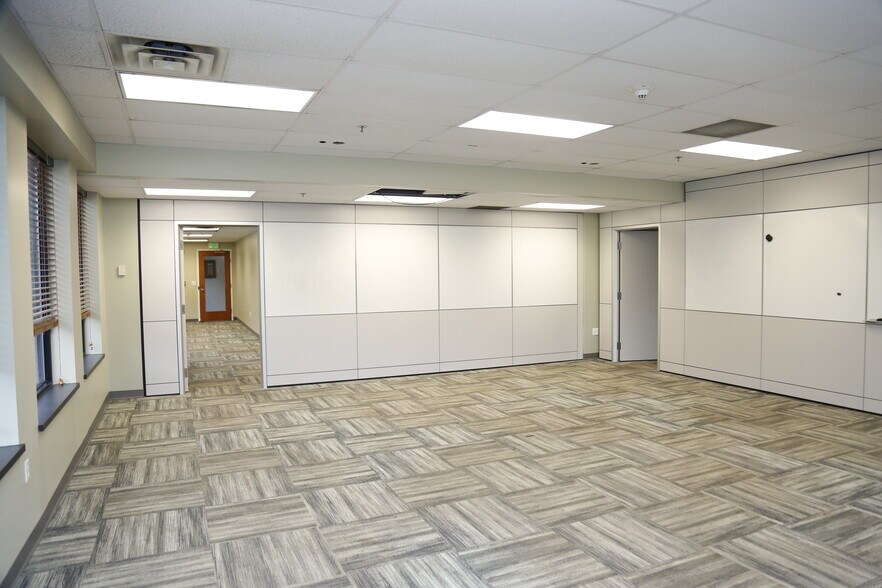 More Photos Of 215 Don Knotts Blvd, Morgantown Office For Lease