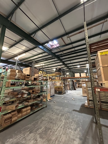 More Photos Of 5051 Rivers Ave, Charleston Warehouse For Lease