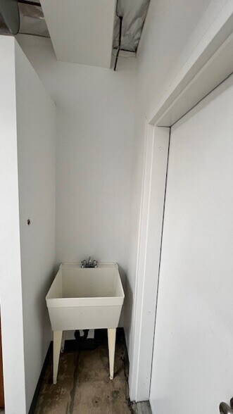 More Photos Of 3505 W Beverly Blvd, Montebello Office For Lease