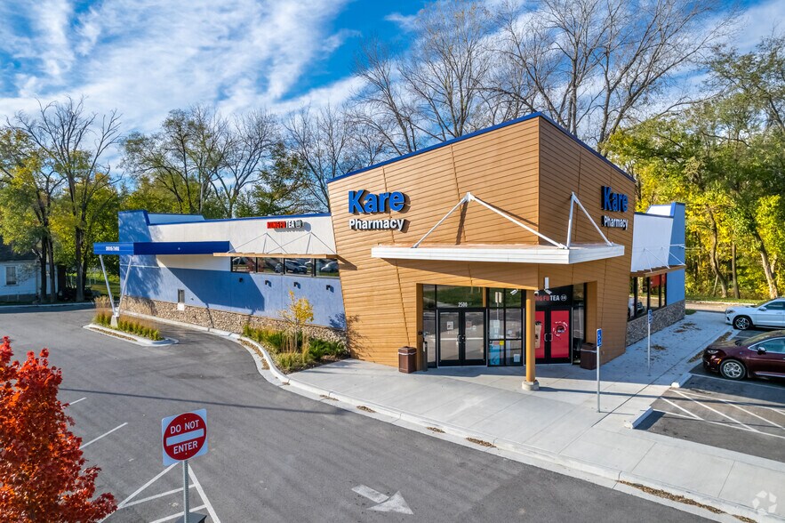 More Photos Of 2500 S 4th St, Leavenworth Drugstore For Sale