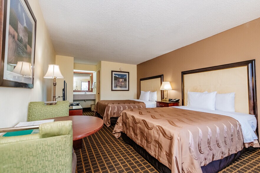 More Photos Of 115 Chapman Rd, Byron Hotel For Sale