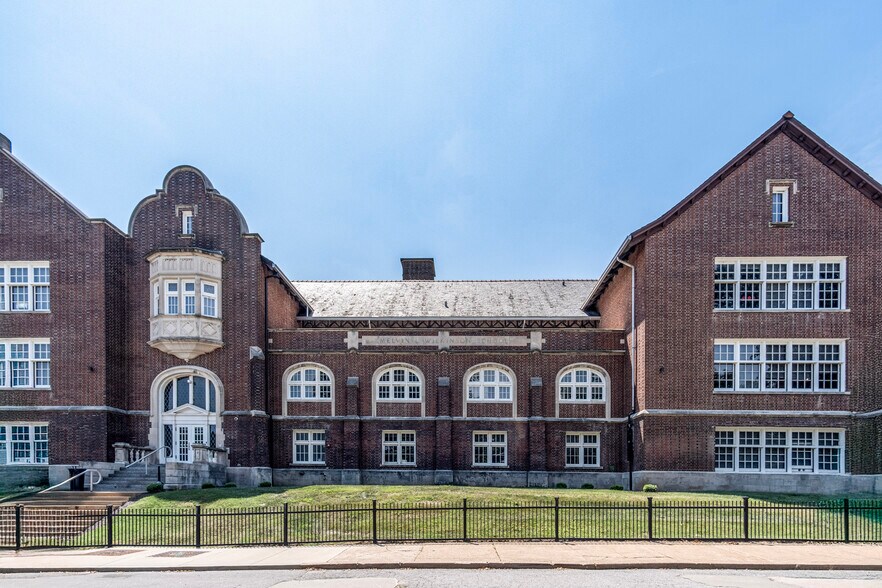 More Photos Of 7135 Canterbury Ave, Saint Louis Apartments For Sale