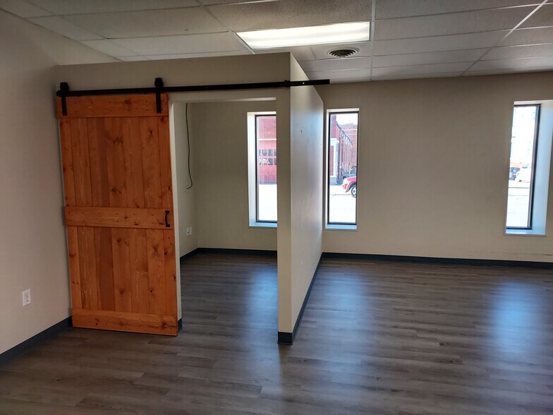 More Photos Of 220 N Main St, Adrian Office For Lease