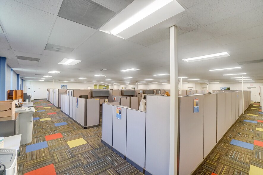 More Photos Of 2025 E 4th St, Lima Light Manufacturing For Lease