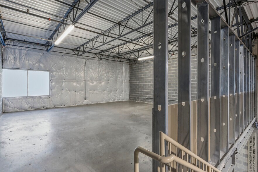 More Photos Of 17857-17889 Fraley Blvd, Dumfries Research And Development For Sale