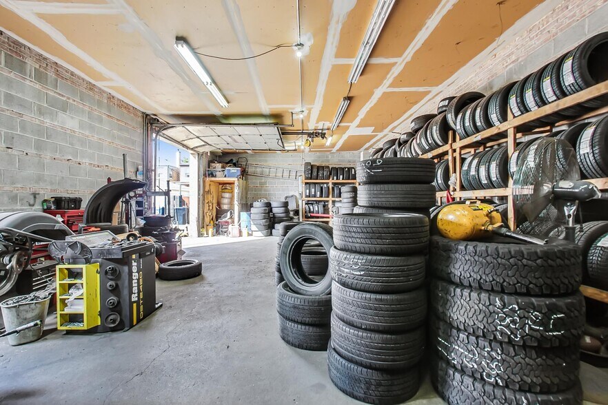 More Photos Of 2628-2634 W Touhy Ave, Chicago Storefront Retail Office For Sale