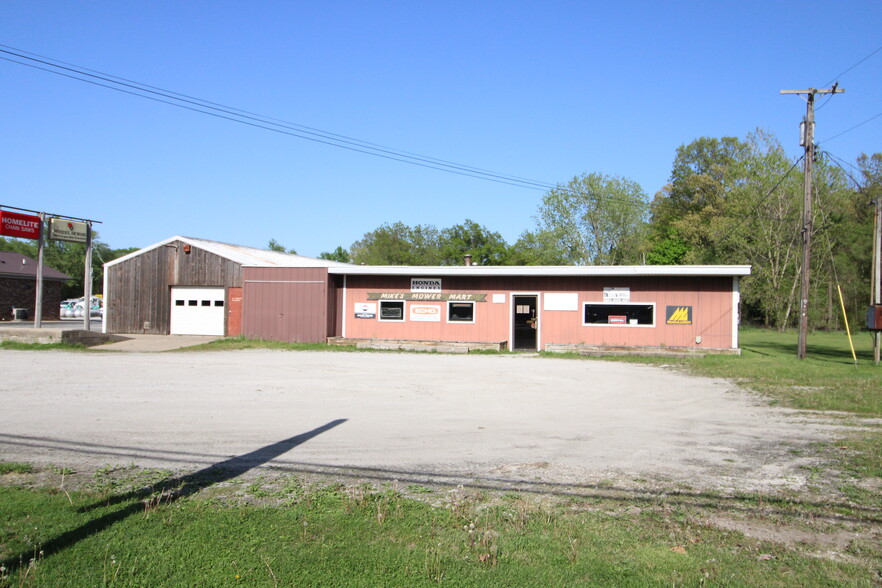 Primary Photo Of 2240 S US Highway 35, Knox Freestanding For Sale