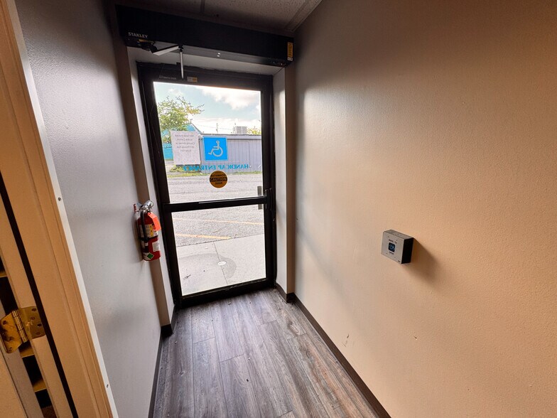 More Photos Of 95 E Main St, Carrollton Office For Sale