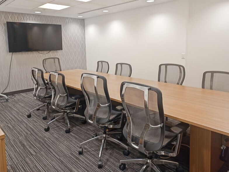 More Photos Of 1050 Connecticut Ave NW, Washington Coworking Space