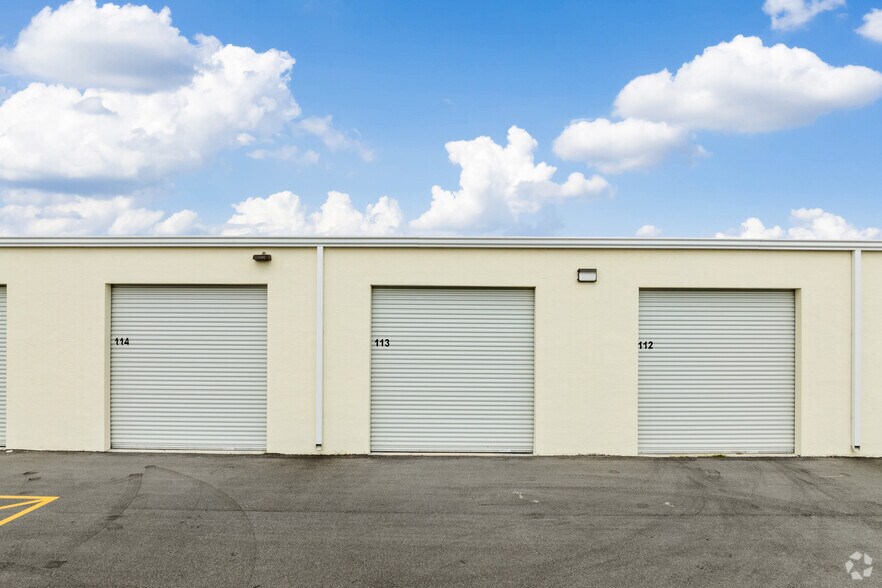 More Photos Of 500 NW Peacock Blvd, Port Saint Lucie Warehouse For Lease