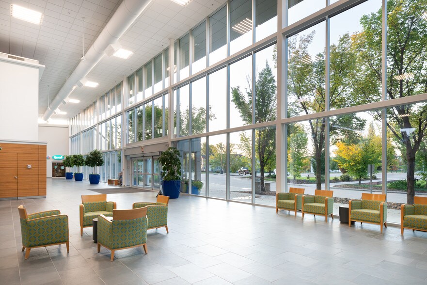 More Photos Of 505 Queen St, Spruce Grove Medical For Lease