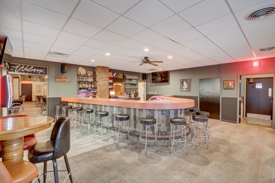More Photos Of 617 E North St, Poynette Restaurant For Sale