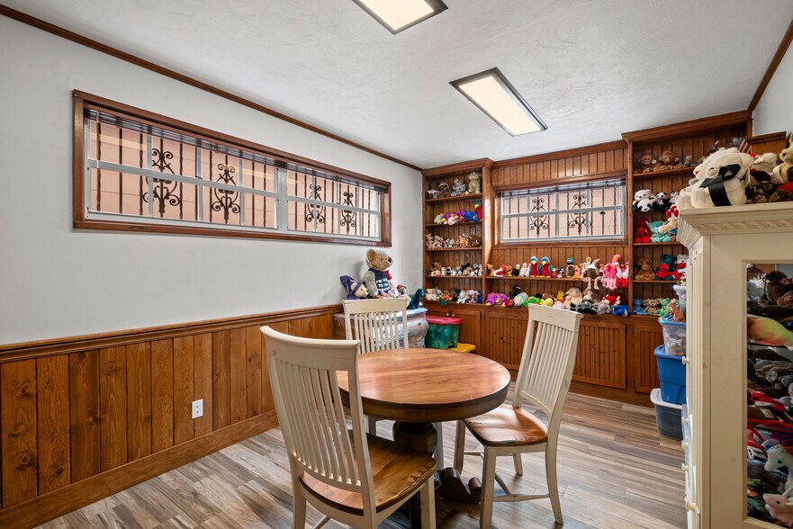 More Photos Of 123 Live Oak Ave, Daytona Beach Office Residential For Sale