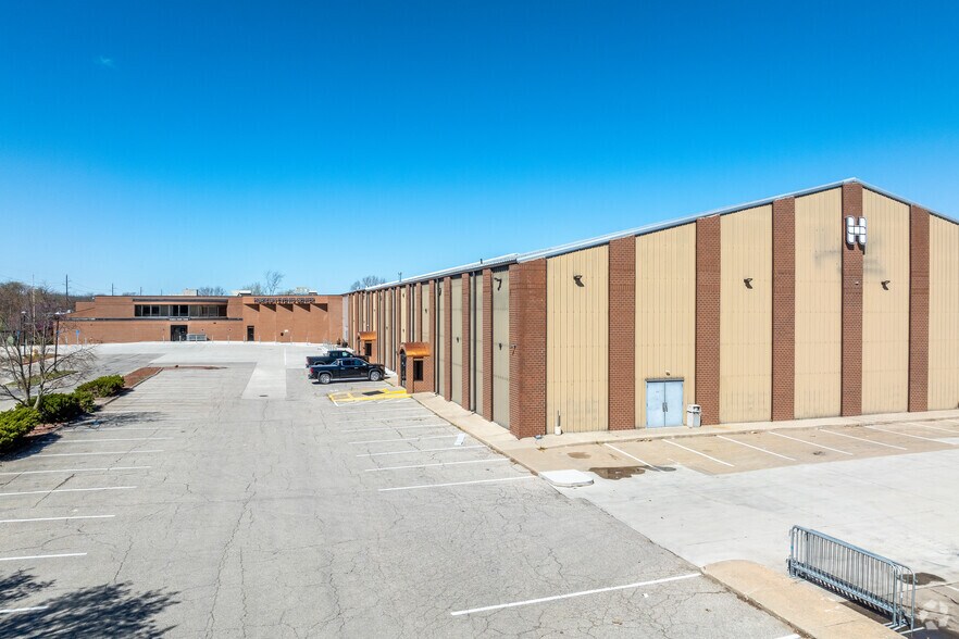 Primary Photo Of 2100 NW 100th St, Clive Health Club For Lease