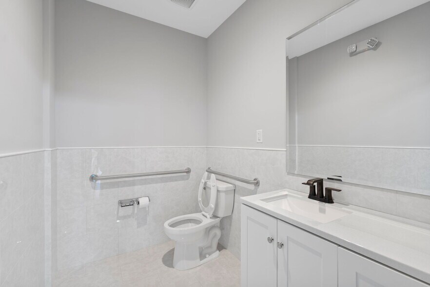 More Photos Of 3584 Plover, Naples Warehouse For Sale