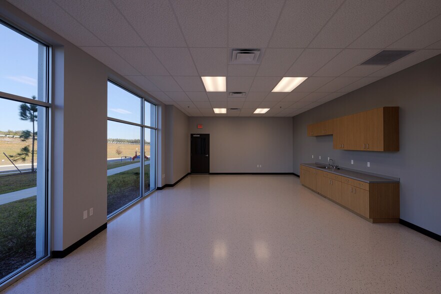 More Photos Of Peterson Rd, Apopka Unknown For Lease