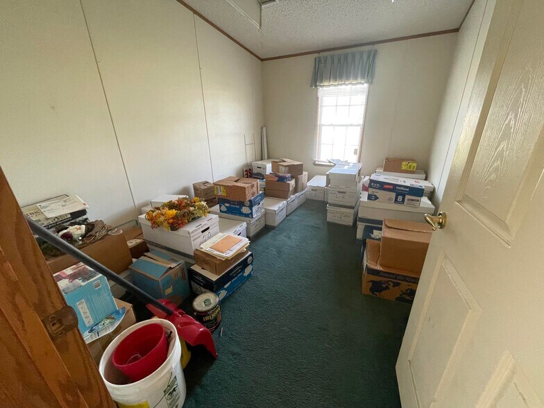 More Photos Of 403 S Melville St, Rensselaer Manufacturing For Sale