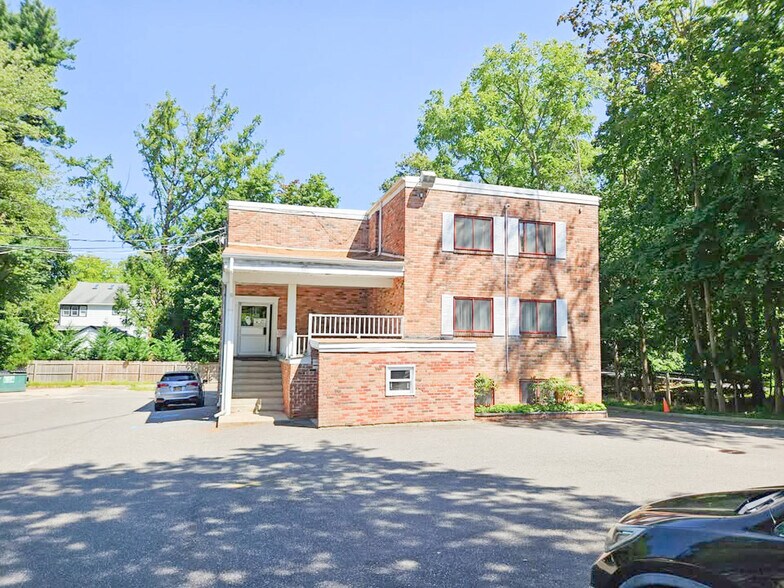 Primary Photo Of 103 Fort Salonga Rd, Northport Office For Sale