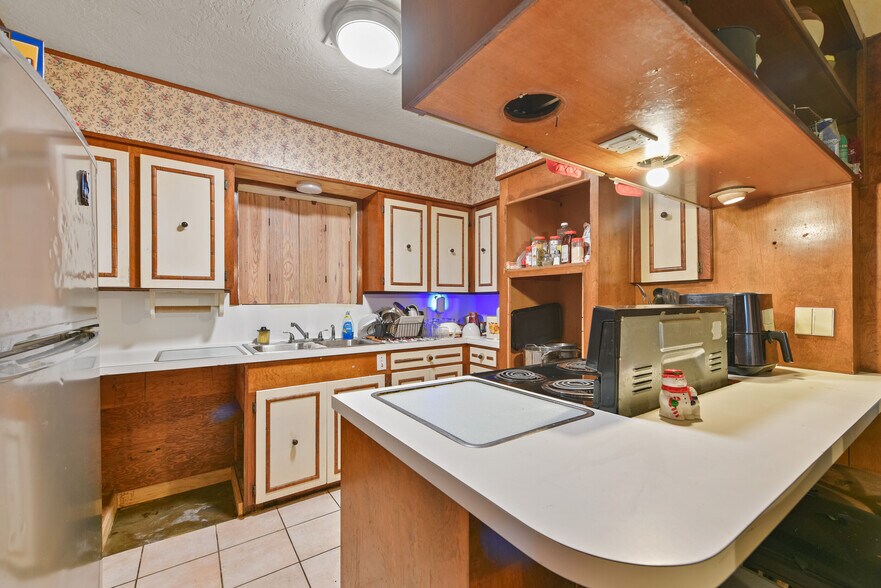 More Photos Of 1804 36th St N, Texas City Multifamily For Sale