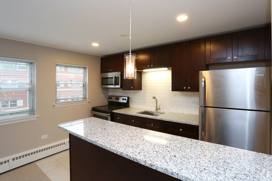 More Photos Of 501-551 W Euclid Ave, Arlington Heights Apartments For Sale