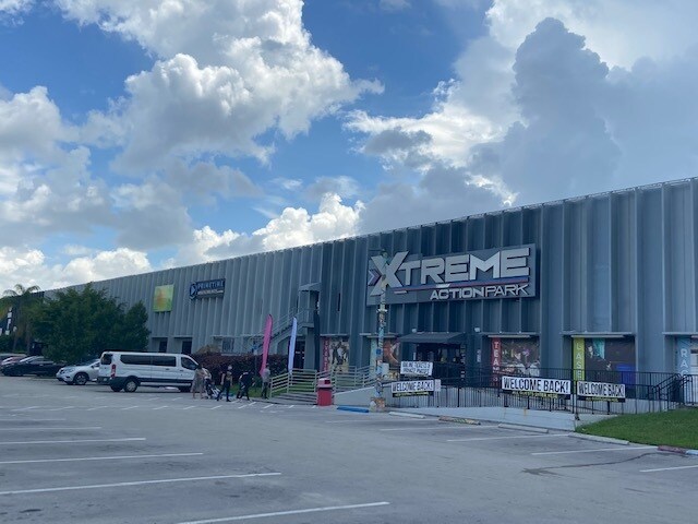 More Photos Of 5300 N Powerline Rd, Fort Lauderdale Warehouse For Lease
