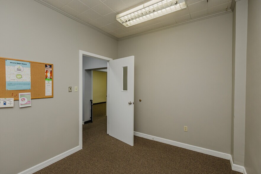 More Photos Of 724 N Main St, Newton Storefront For Sale