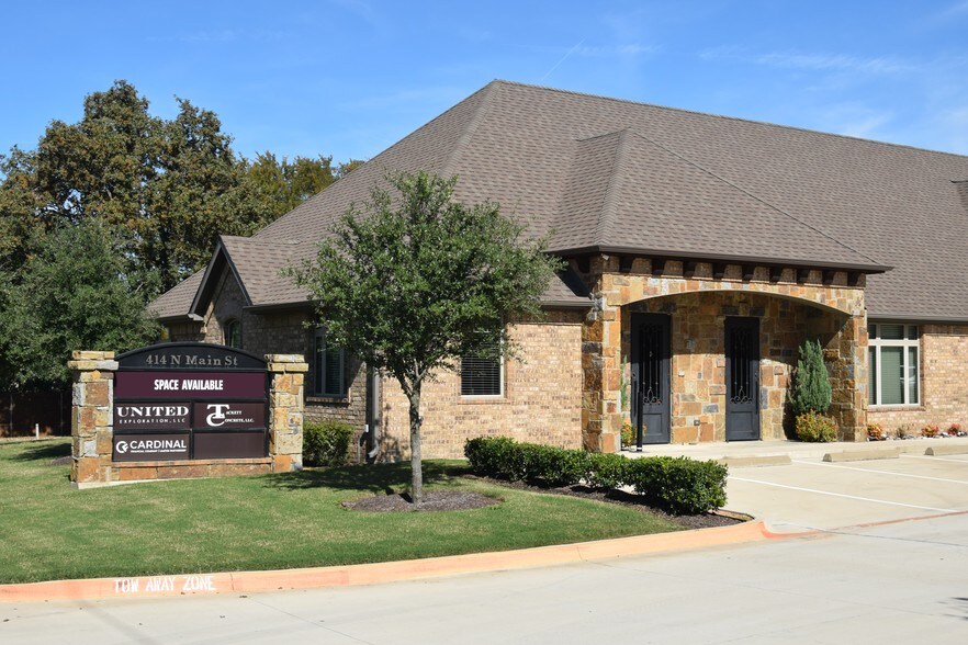 More Photos Of 414 N Main St, Grapevine Loft Creative Space For Lease