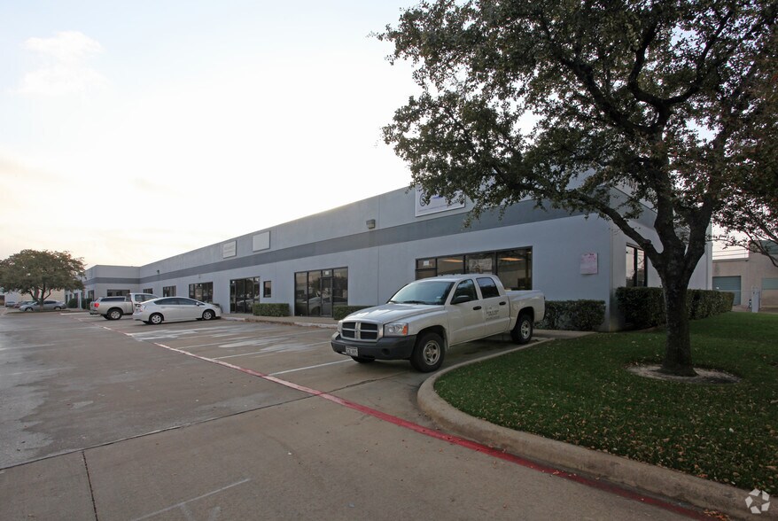 More Photos Of 11056 Shady Trl, Dallas Unknown For Lease