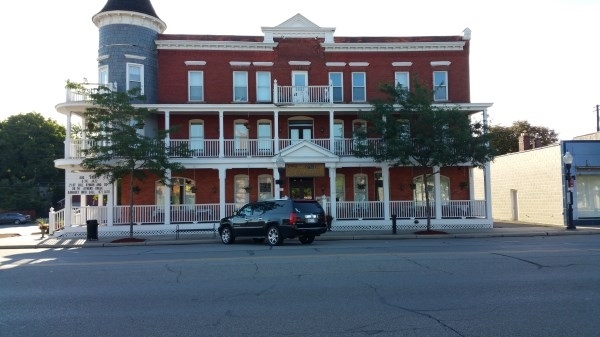 Primary Photo Of 2651 W Jefferson, Trenton Restaurant For Lease