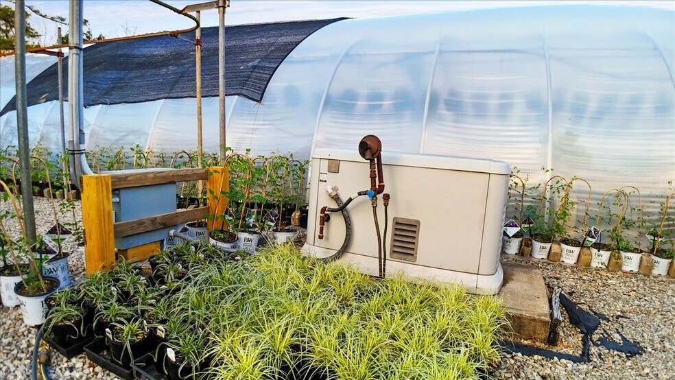 More Photos Of 1356 Coopers Cove Rd, Hardy Specialty For Sale