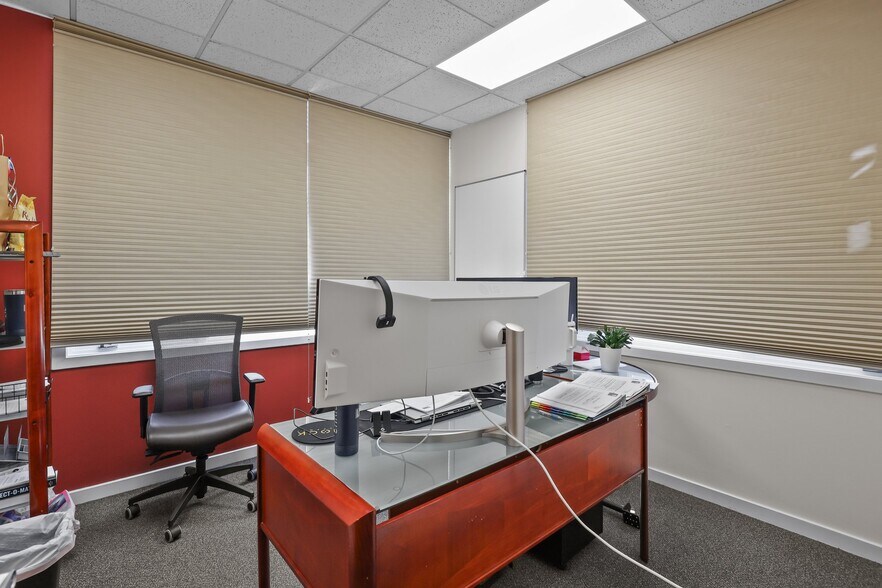 More Photos Of 105 Corporate Dr E, Langhorne Office For Sale
