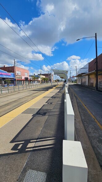 More Photos Of 6704 Harrisburg Blvd, Houston Freestanding For Lease