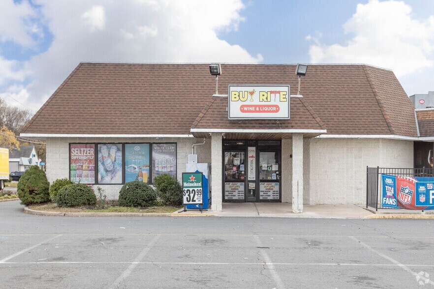 More Photos Of 661 State Highway 33, Hamilton Restaurant For Lease