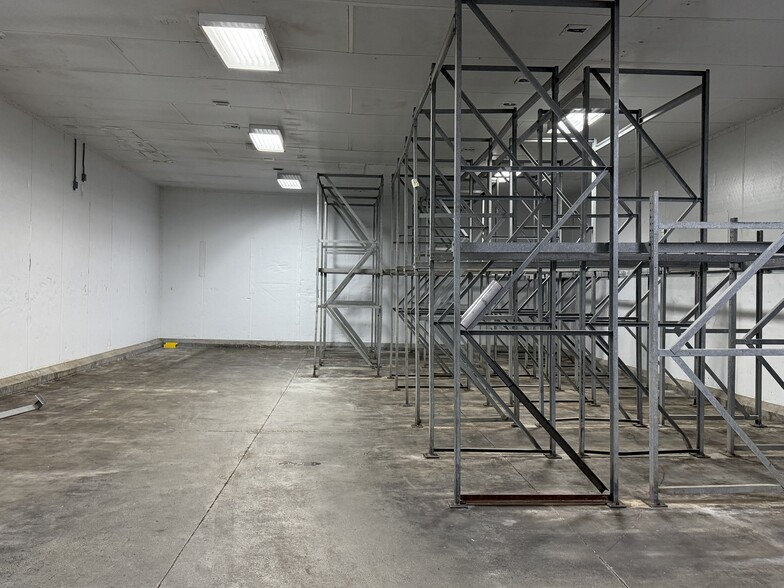 More Photos Of 2020 E 67th St, Los Angeles Food Processing For Lease