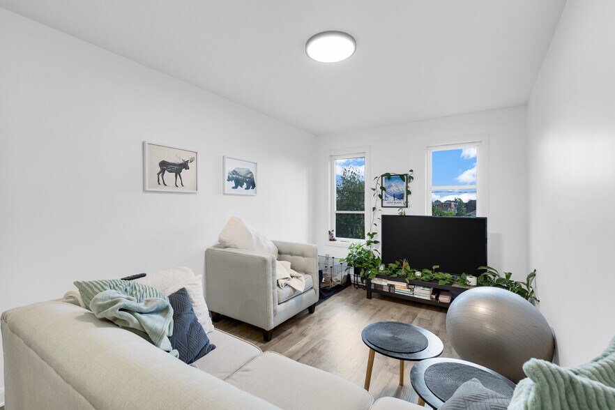 More Photos Of 1611-1615 Rue Godin, Longueuil Apartments For Sale